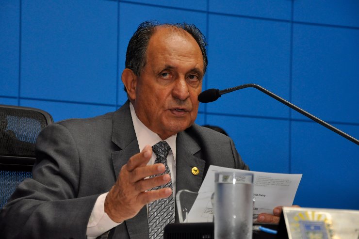 Deputado Zé Teixeira apresenta indicações que beneficiam Dourados e Jardim