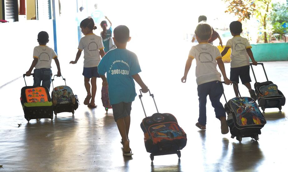 No Dia do Professor, docentes destacam ensino na creche e pré-escola