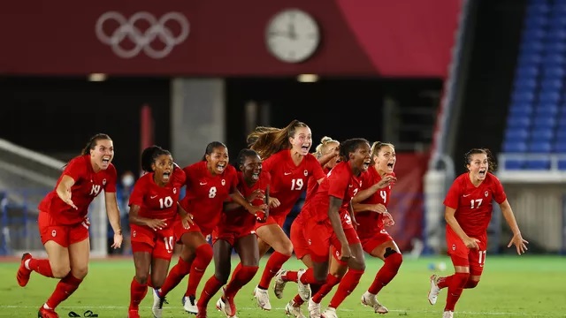 A pressão canadense era grande e as suecas aguentavam o tranco com o bom sistema defensivo