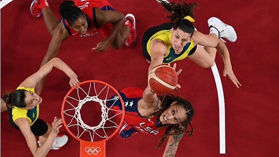 EUA eliminam a Austrália no basquete feminino