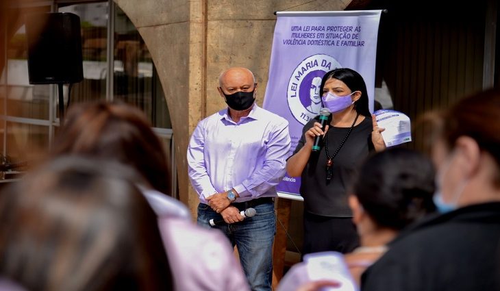Participantes usaram Lilás, em homenagem ao mês de combate à violência contra a mulher
