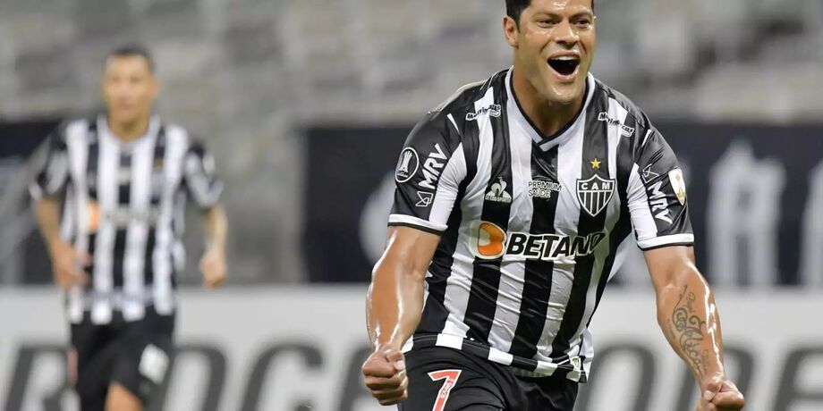 Atacante Hulk empatou partida que deixa o time mineiro na liderança.