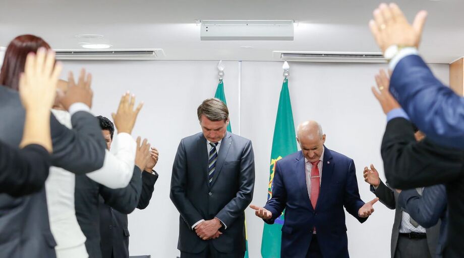 Bolsonaro recebe apoio de líderes religiosos