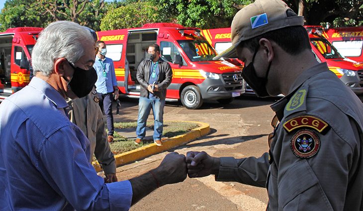 Reinaldo Azambuja promove oficiais do Corpo de Bombeiros por merecimento e antiguidade