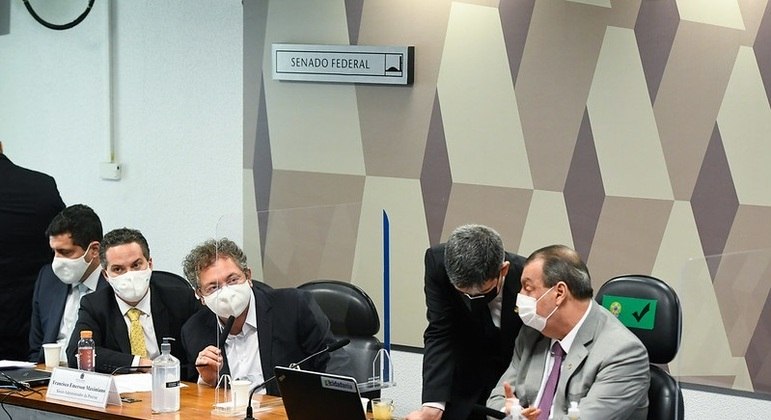 CPI quebra sigilo fiscal de Frederick Wassef e líder do governo Ricardo Barros