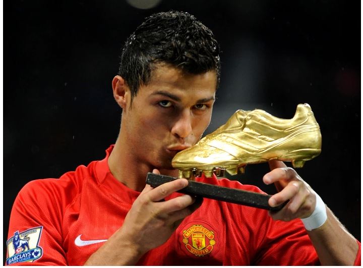 Depois de 12 anos, o bom filho Cristiano Ronaldo torna à casa, o Manchester United