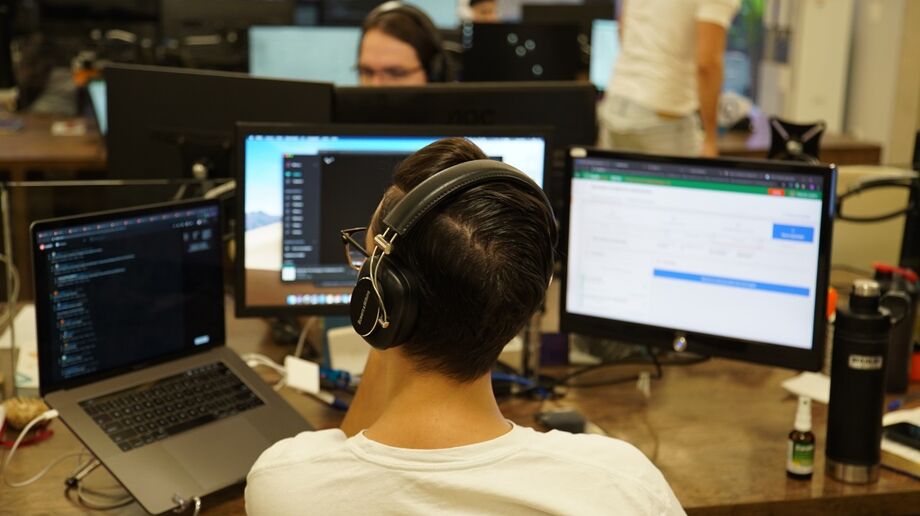 Empresas precisam se adequar a essas novas regras