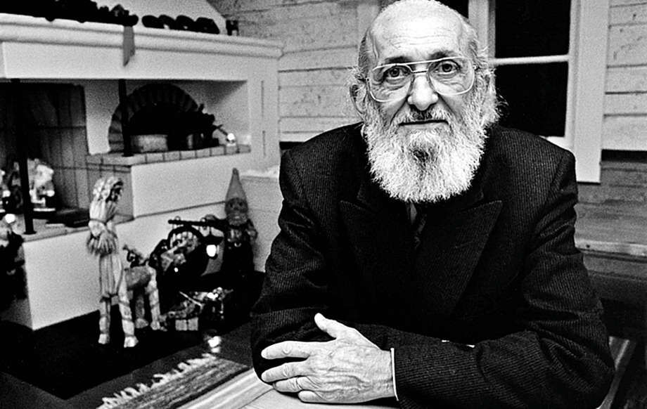Autor da obra Pedagogia do Oprimido, dentre muitas outras, Paulo Freire é o terceiro teórico mais citado em trabalhos na área de humanas, em nível mundial