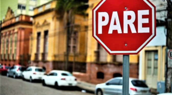 Solicitações de implantação de sinalização e redutor de velocidade em vários bairros da capital