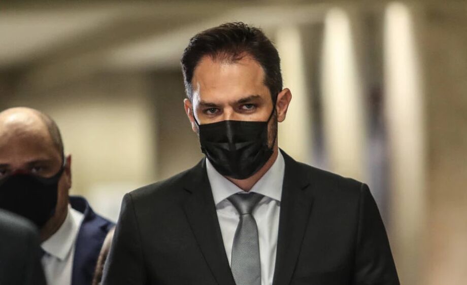 Emanuel Catori, sócio da Belcher Farmacêutica, chega para depor à CPI da Covid. Foto: Gabriela Biló