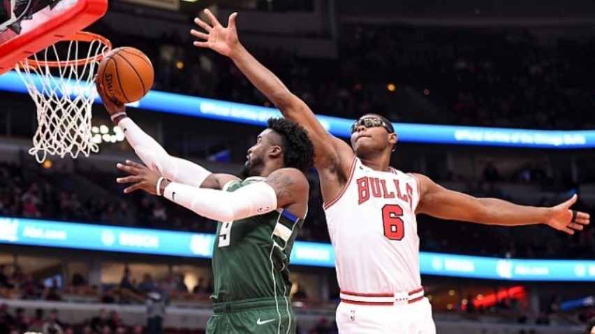Cristiano Felício em ação pelo Chicago Bulls.