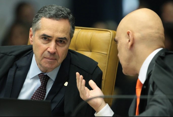 Os ministros Luís Roberto Barroso e Alexandre de Moraes. Foto: Carlos Moura / SCO / STF
