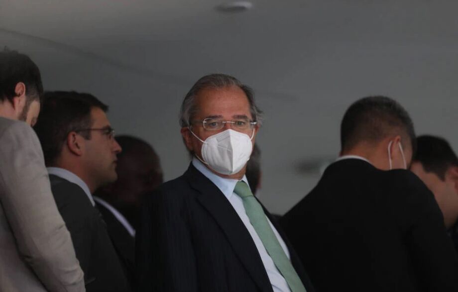 Quem está cometendo excessos tem que reavaliar, seja do lado que for', disse Guedes