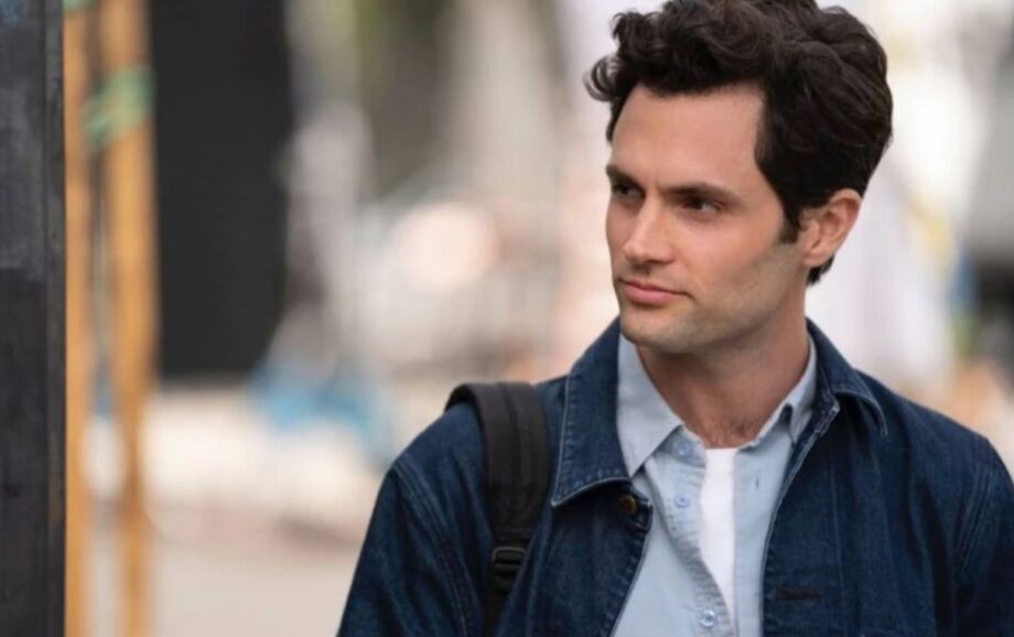 Personagem Joe em cena do primeiro episódio da segunda temporada de 'You'