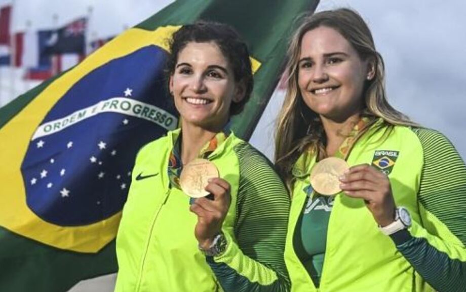 As campeãs olímpicas Martine Grael e Kahena Kunze foram ouro nas Olimpíadas de 2016