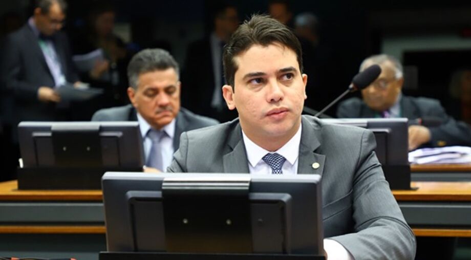 O deputado Júnior Mano (PL-CE), relator contrário à PEC do Voto Impresso, renunciou à função