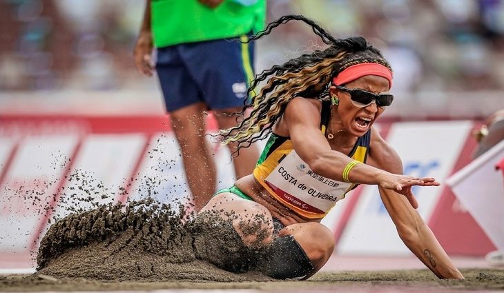 A três-lagoense confirmou o favoritismo e se tornou bicampeã paralímpica do salto em distância