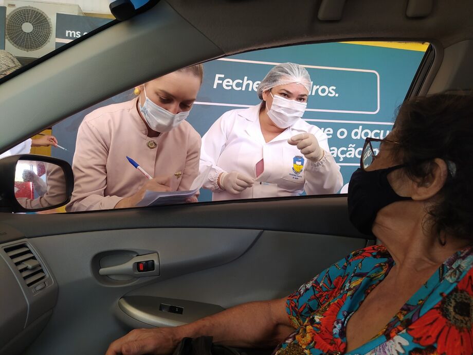 Segundo o levantamento, a idade é um fator de risco independente para o agravamento da Covid-19, onde o sistema imunológico responde menos a produção de anticorpos