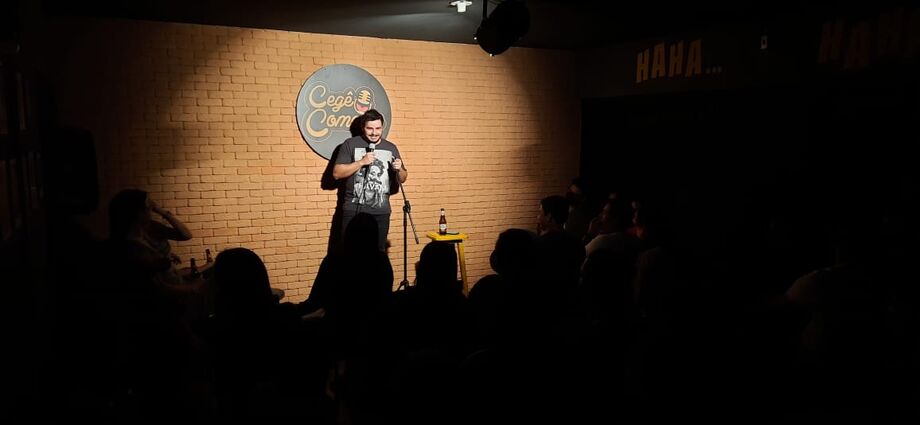 p. Com ambiente intimista, o Cegê Comedy nasce com fôlego e com a proposta de atender a demanda dos adeptos do riso