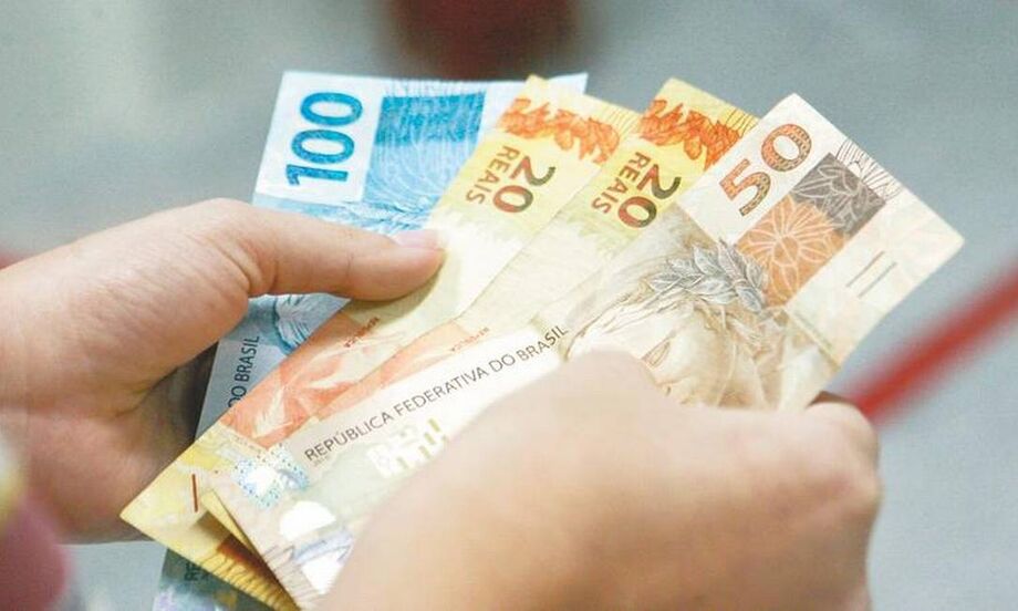 O governo federal deverá encaminhar ao Congresso Nacional até o fim de agosto o PLOA (Projeto de Lei Orçamentária Anual) com a atualização da previsão de inflação e do reajuste do salário mínimo