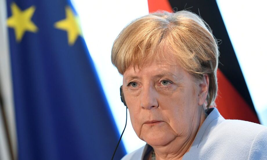 Precisamos conversar com o Talibã sobre como podemos continuar a retirar pessoas que trabalharam para a Alemanha do país e em segurança, disse Merkel