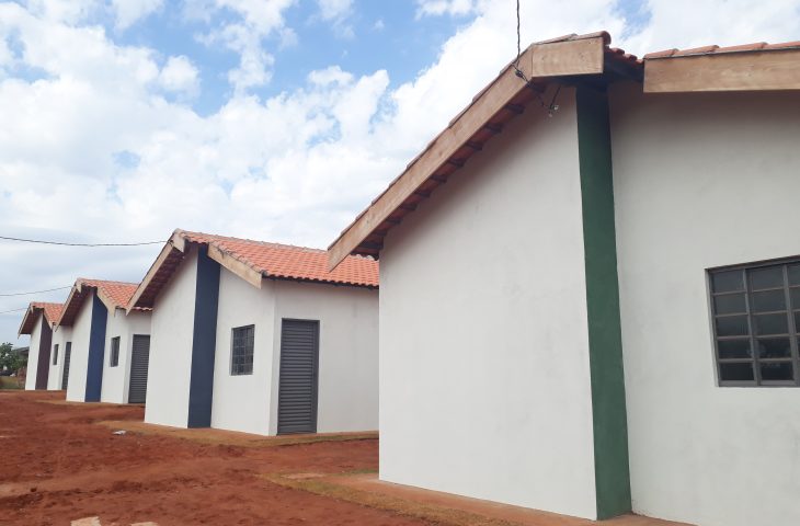 Oito famílias residentes no município de Camapuã, receberão uma nova moradia.