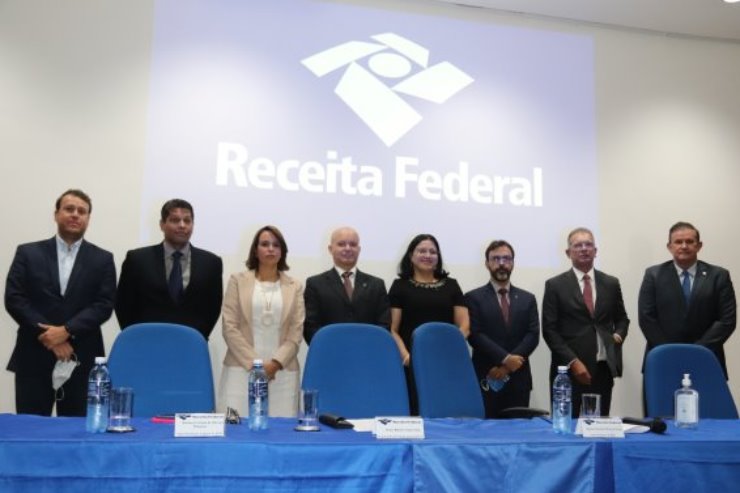 A cerimônia aconteceu nesta manhã