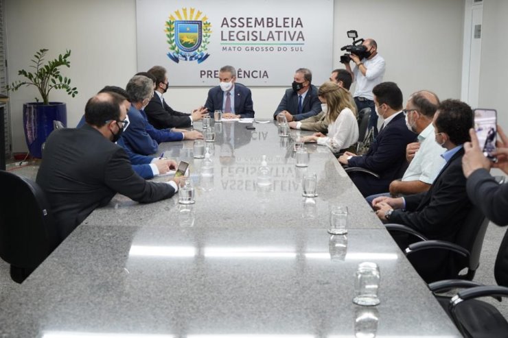 Deputado Paulo Corrêa, presidente da ALEMS, recebeu o ministro Luis Alberto Castiglioni na manhã desta quarta-feira