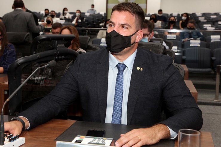 Proposta foi apresentada pelo deputado Capitão Contar