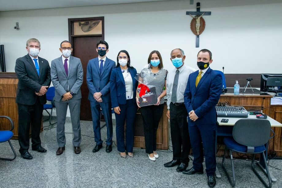 Além da própria juíza diretora do Foro e do secretário José Carlos, a magistrada boliviana foi recepcionada pelos demais juízes que atuam no Fórum da justiça estadual em Corumbá