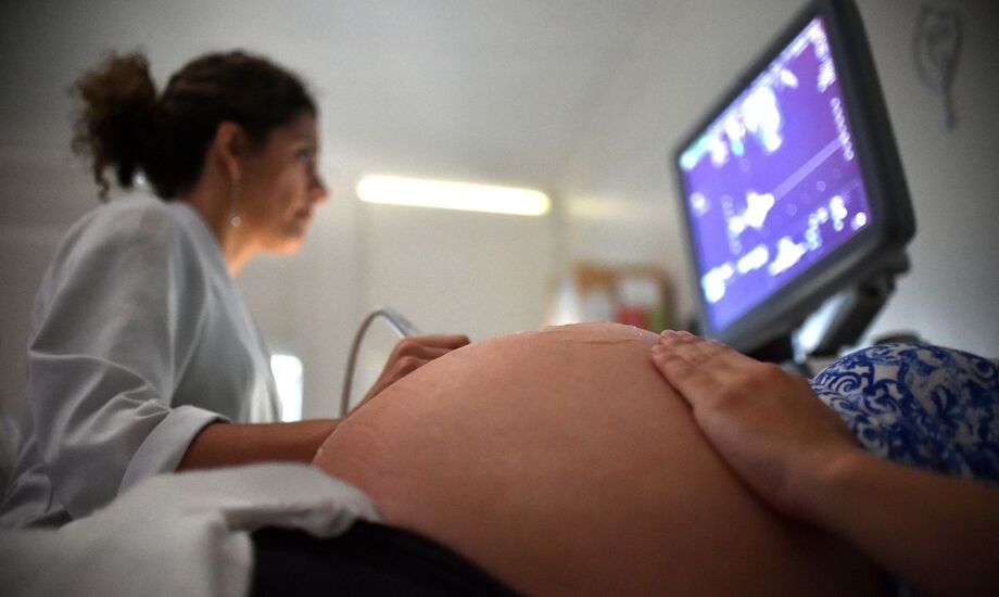 A reposição hormonal não é capaz de causar mancha em quem não tem predisposição para tal, enfatiza