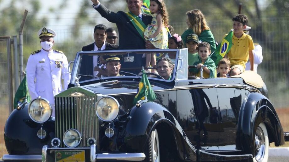 A manifestação de apoiadores do chefe do Planalto foi marcada por ataques ao Supremo Tribunal Federal (STF) e ao Congresso