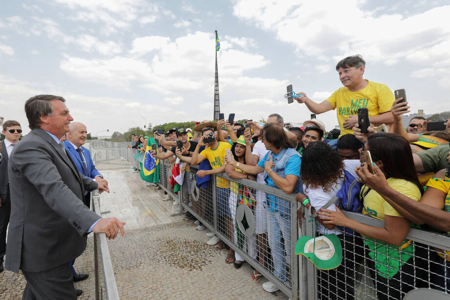'Não podemos aceitar mais prisões políticas no nosso Brasil', diz Bolsonaro