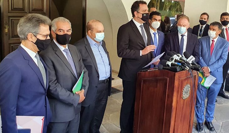 Em reunião com presidente do Senado e governadores, Reinaldo Azambuja reforça que democracia é inegociável