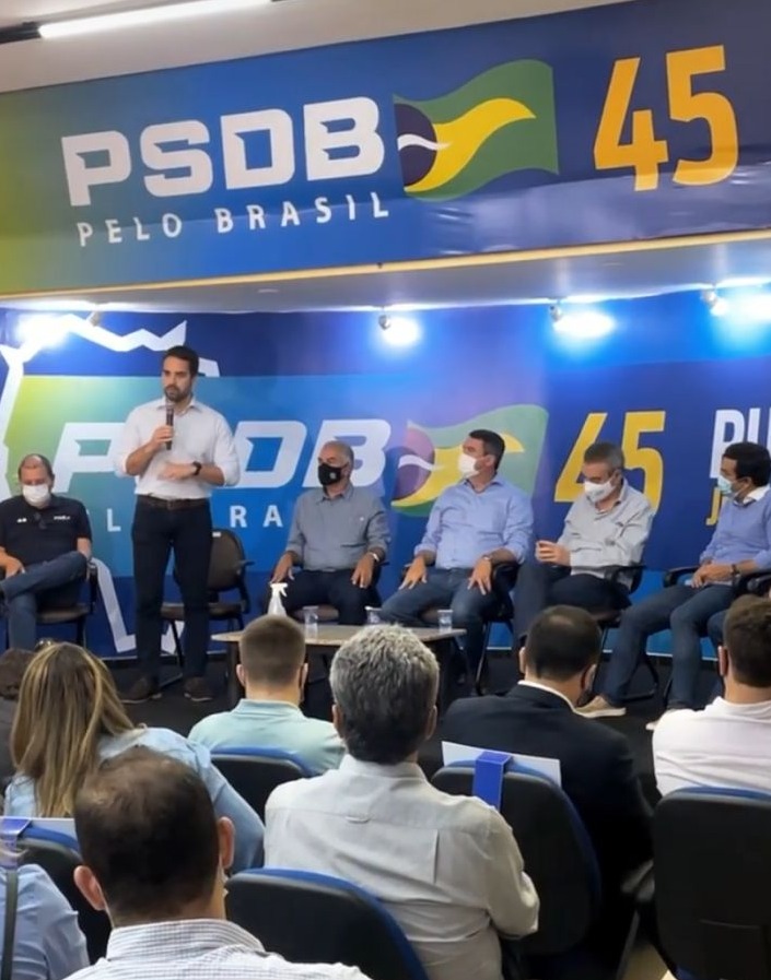 O governador do Rio Grande do Sul Eduardo Leite cumpriu agenda em Mato Grosso do Sul