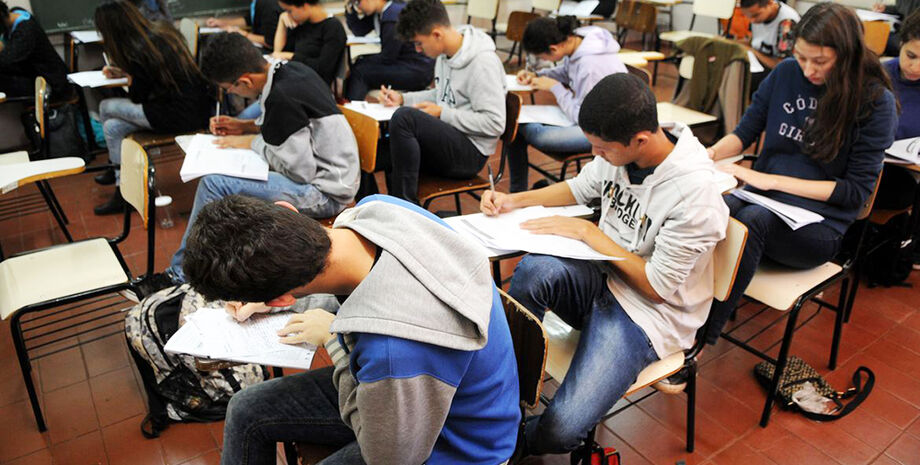 Estudantes vão poder estagiar
