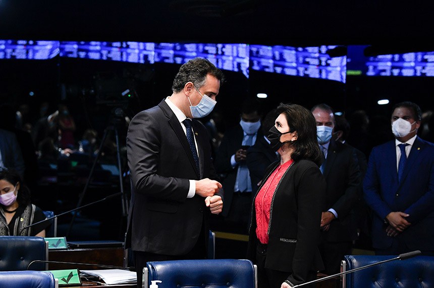O presidente do Congresso Rodrigo Pacheco e aSenadora Simone Tebet