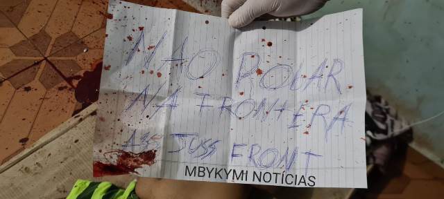Bilhete encontrado ao lado do corpo diz Não roubar na fronteira. Ass justiceiros