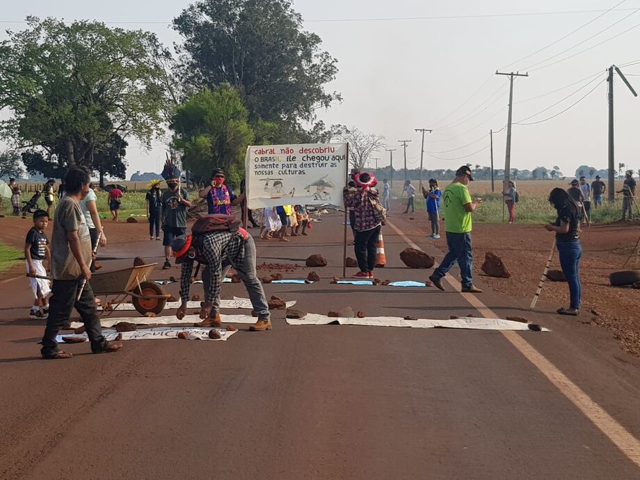 MS-379, próximo ao distrito do Panambi, em Dourados