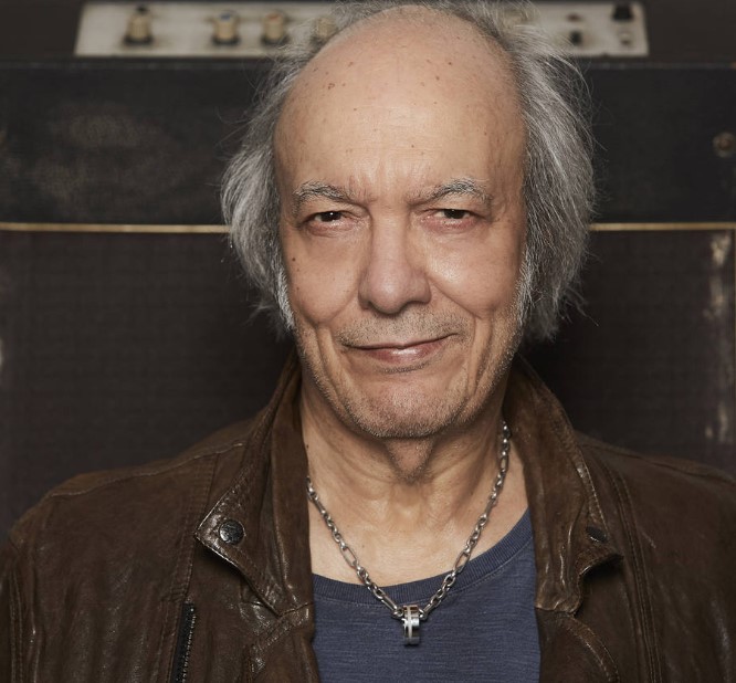 Com 80 anos, Erasmo Carlos vence a covid-19