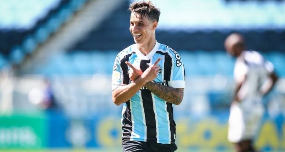 Ferreirinha comemora gol em vitória do Grêmio
