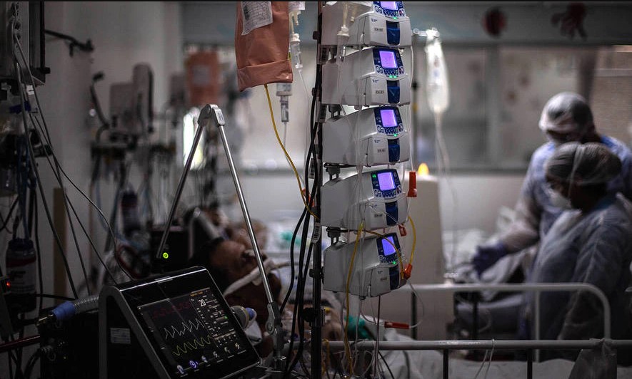 Pacientes com covid-19  no Hospital Municipal do M'Boi Mirim, no extremo sul de São Paulo