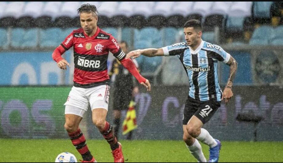 Sem poder contar com torcedores na primeira partida, o Grêmio perdeu para o Flamengo por 4 a 0 em Porto Alegre