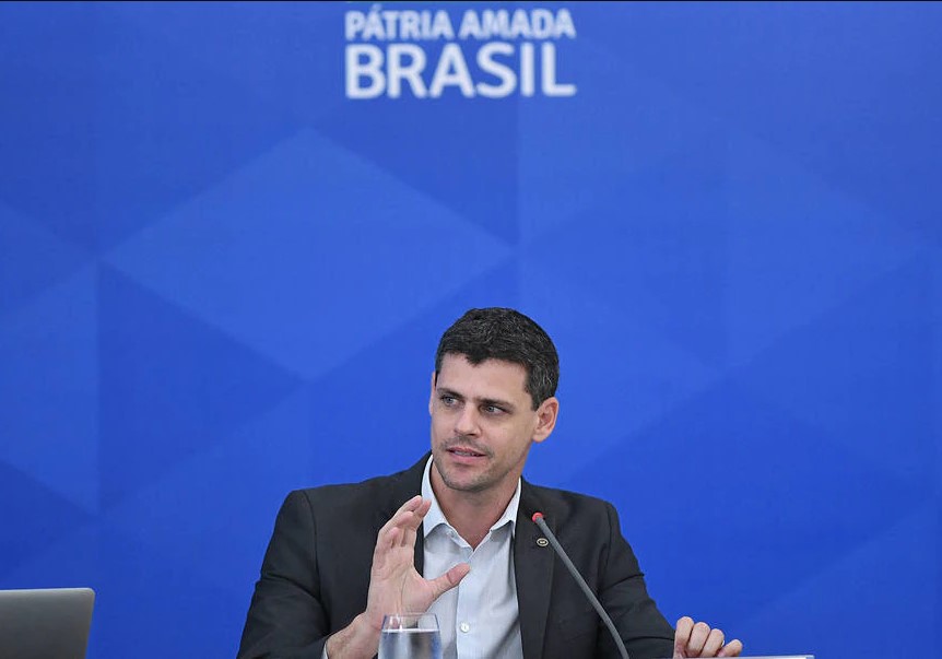 Renovação da desoneração da folha vai roubar espaço do novo Bolsa Família, disse Bruno Funchal em live
