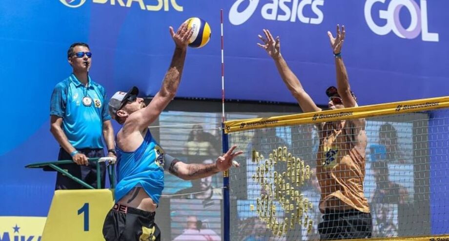 Duplas que representarão o Brasil no torneio masculino de vôlei de praia no Japão estão com foco total na preparação para os Jogos.