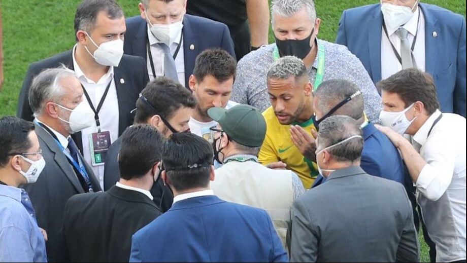 Agentes da Anvisa e da Polícia Federal interromperam jogo entre Brasil e Argentina na Neo Química Arena