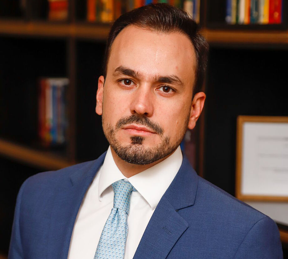 Douglas de Oliveira, Mestre e Doutorando em Direito Empresarial, sócio do escritório Oliveira, Vale, Securato e Abdul Ahad Advogados S/S