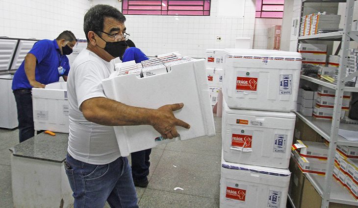 Chegam na Capital mais 65.785 doses de vacina contra a Covid-19