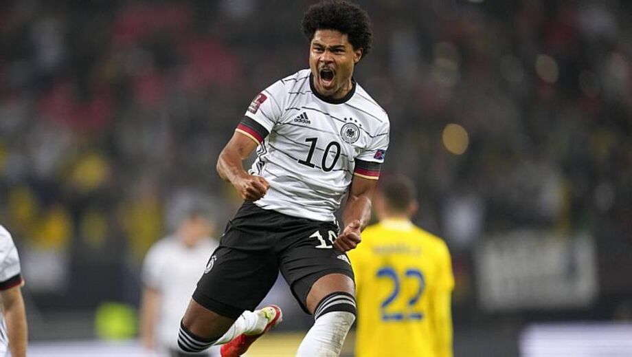 Gnabry comemora gol na vitória da Alemanha diante da Romênia
