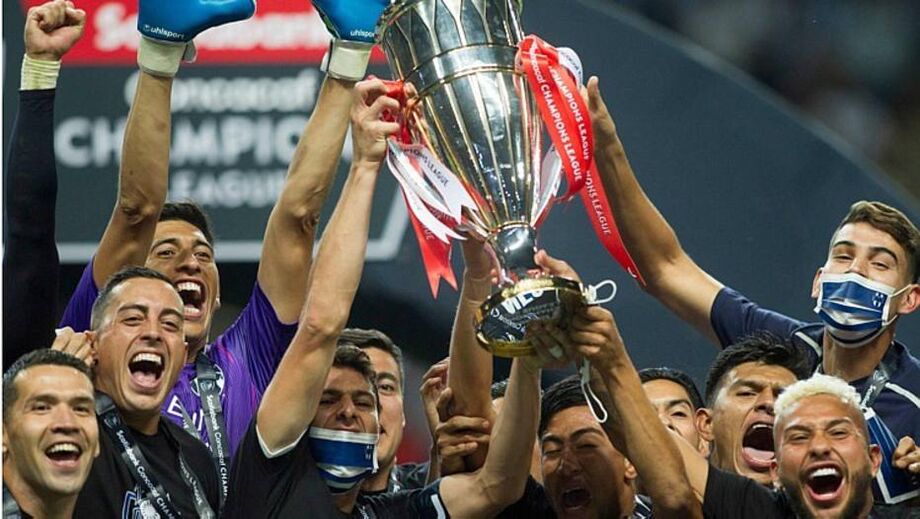 Jogadores do Monterrey comemoram o título da Liga dos Campeões da Concacaf